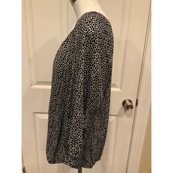 Michael Kors Black & White Geometric Patterned Short Sleeve Shirt,  Size 1X Plus - Picture 3 of 7